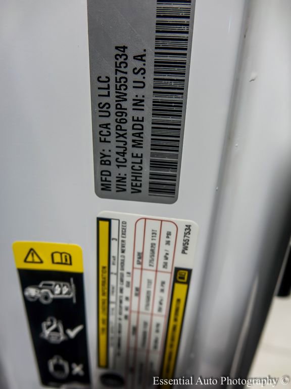 Used 2023 Jeep Wrangler Unlimited Sahara w/ Cold Weather Group image 30