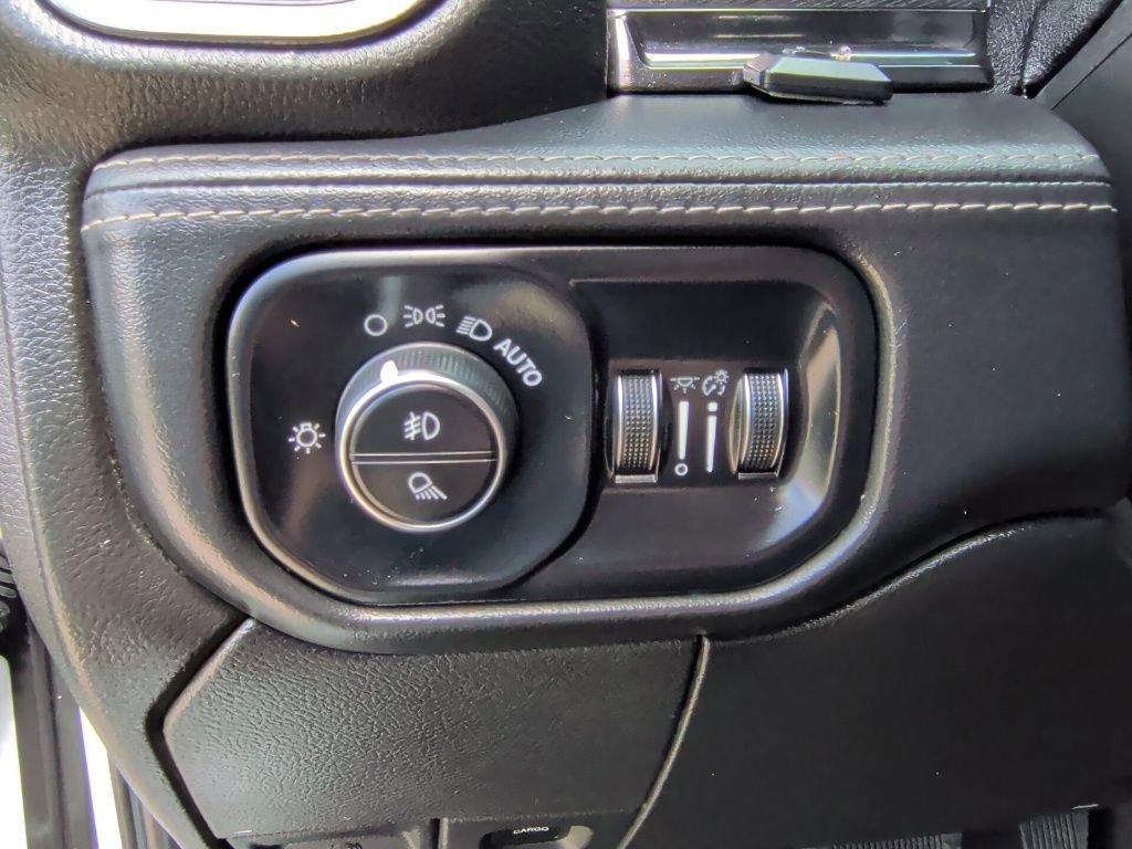 Used 2022 RAM 2500 Limited w/ Towing Technology Group image 17