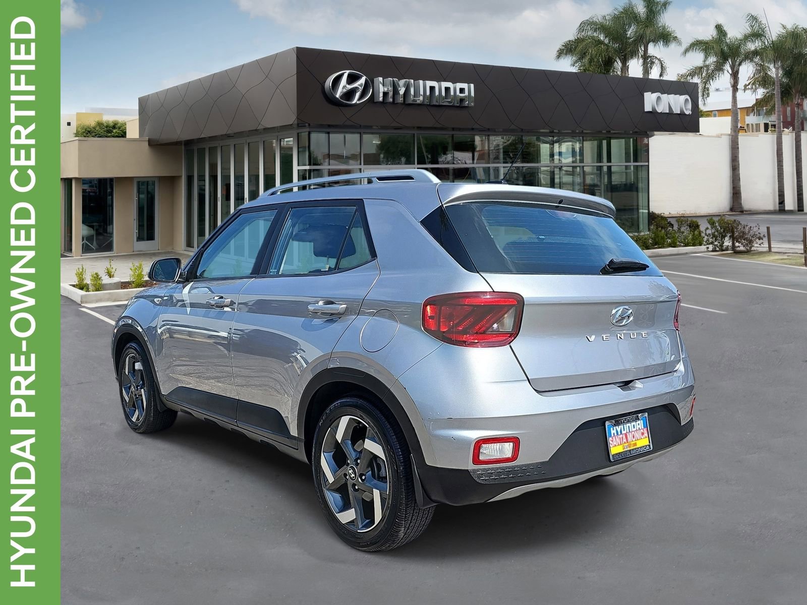 Certified 2023 Hyundai Venue SEL FWD image 5