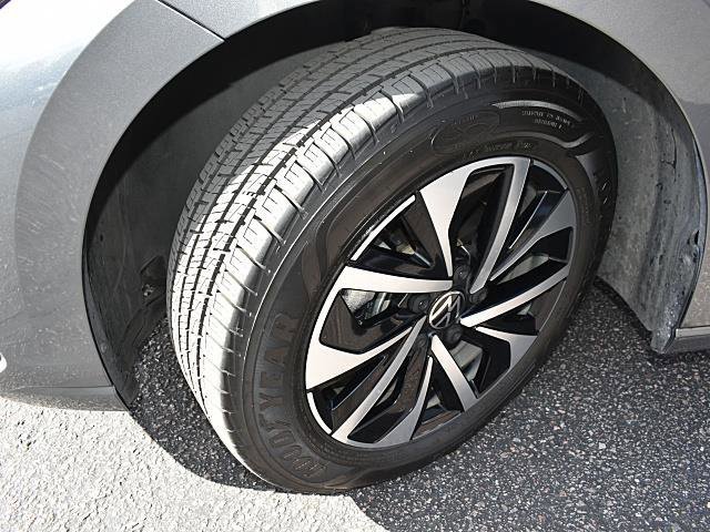 Used 2025 Volkswagen Jetta S image 8