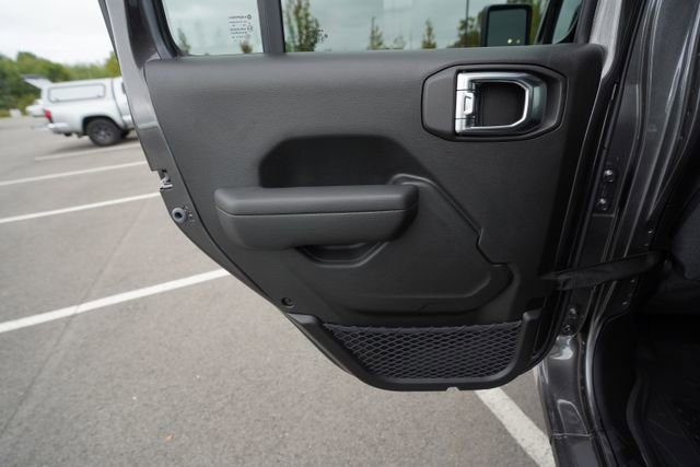 New 2025 Jeep Gladiator Sport image 15