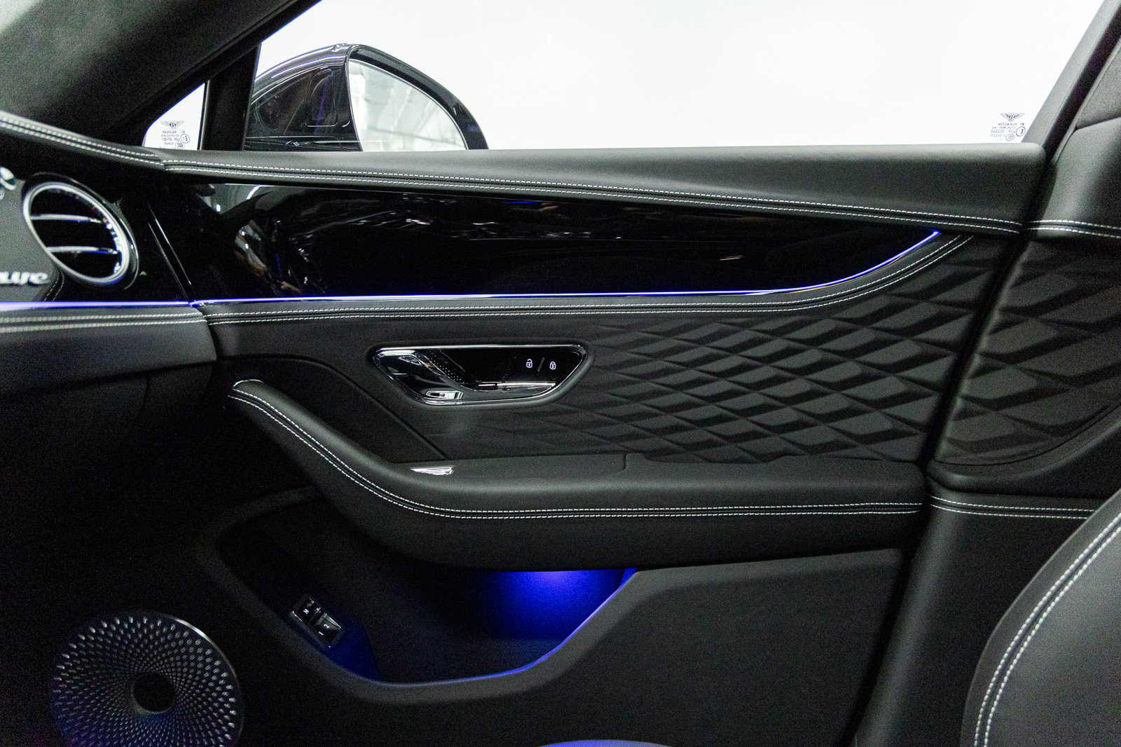 New 2026 Bentley Flying Spur Plug-In Hybrid AWD/4WD image 30