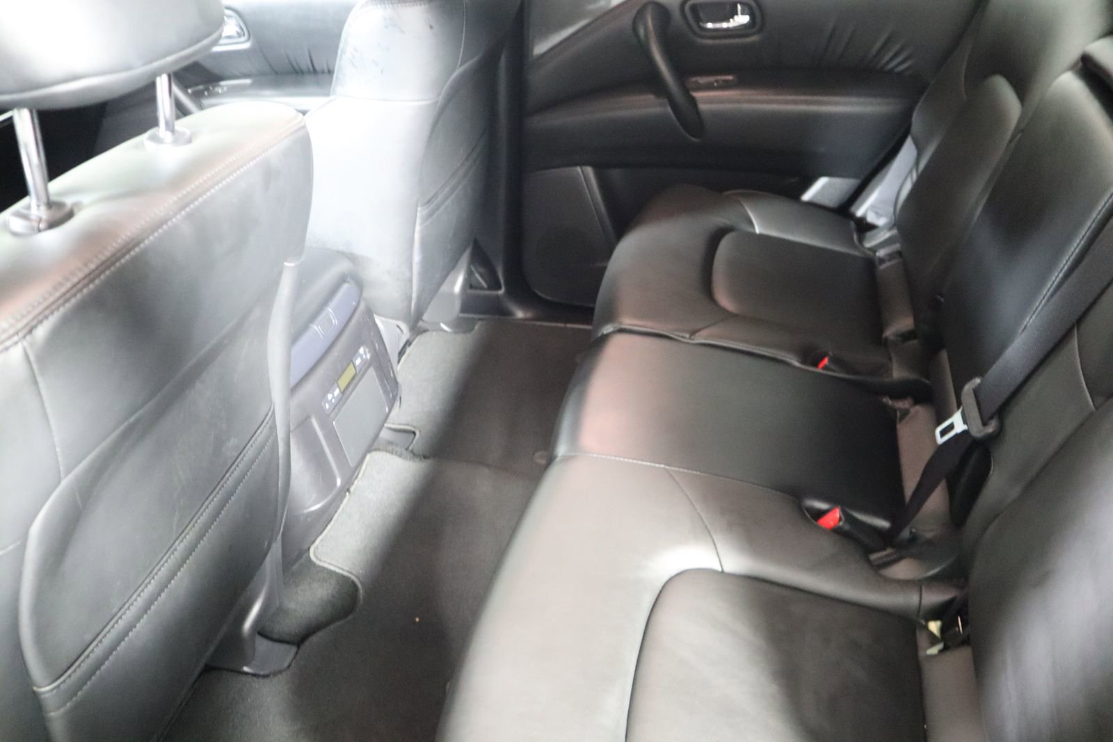 Used 2023 Nissan Armada SV image 43