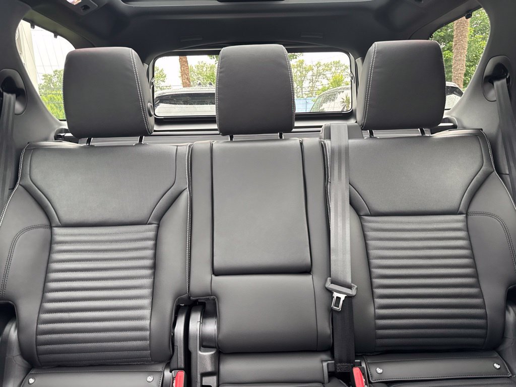 New 2026 Land Rover Discovery S AWD/4WD image 18