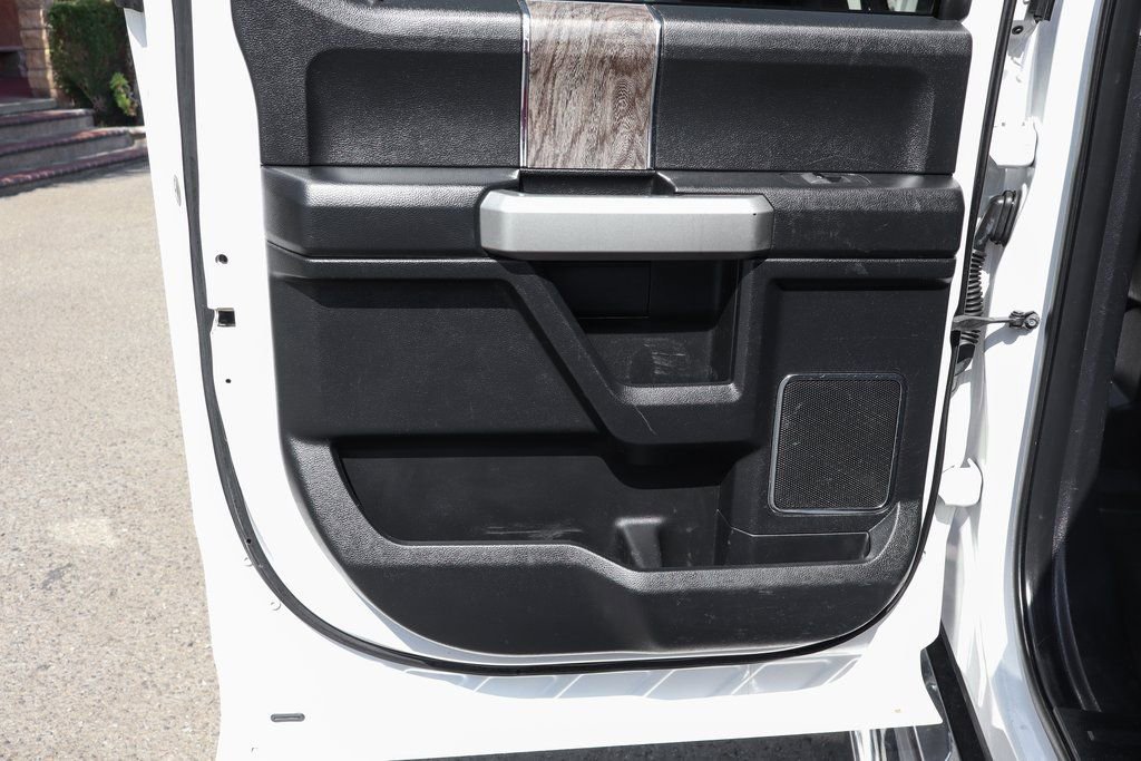 Used 2017 Ford F350 Lariat w/ Chrome Package image 35