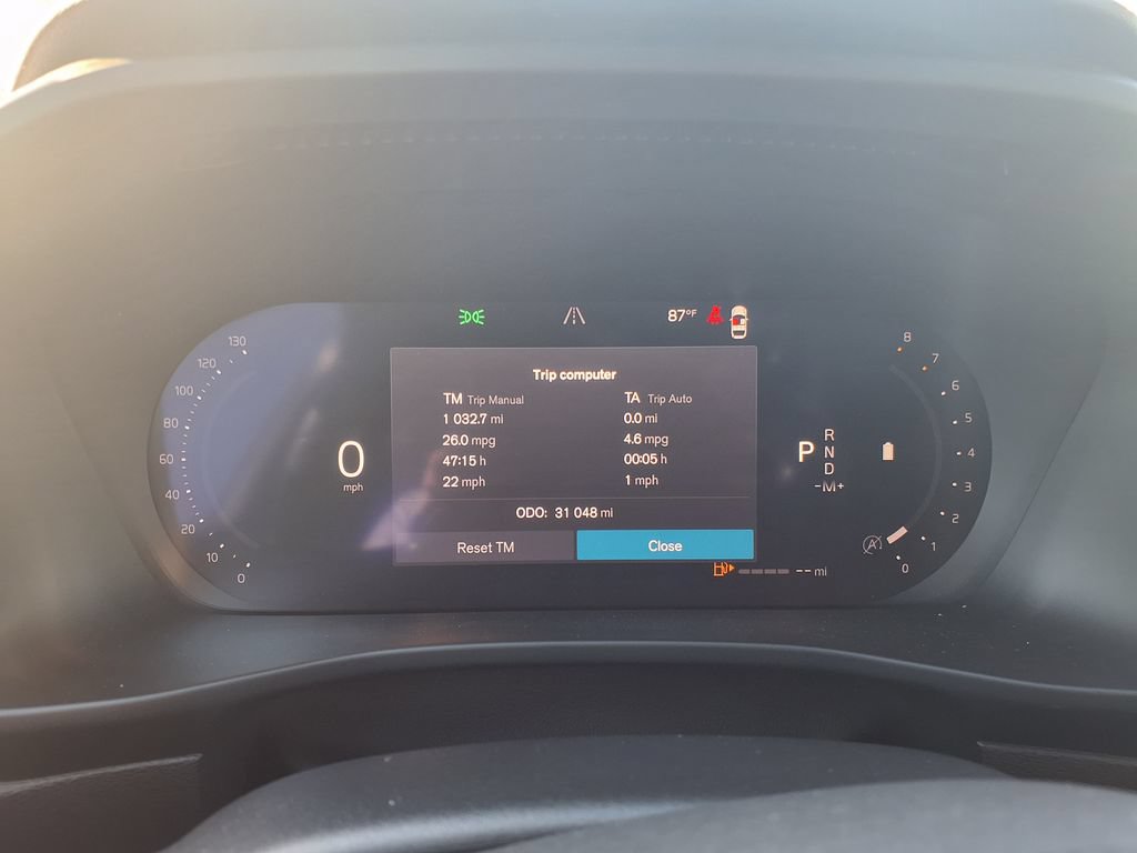 Certified 2023 Volvo XC40 B5 Plus w/ Climate Package AWD/4WD image 36