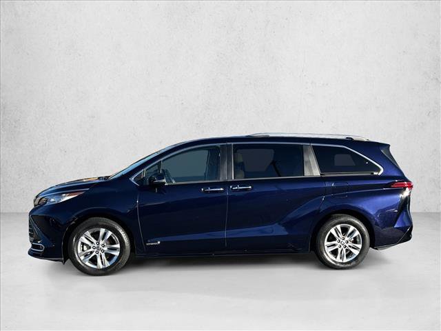 Used 2021 Toyota Sienna Limited image 8