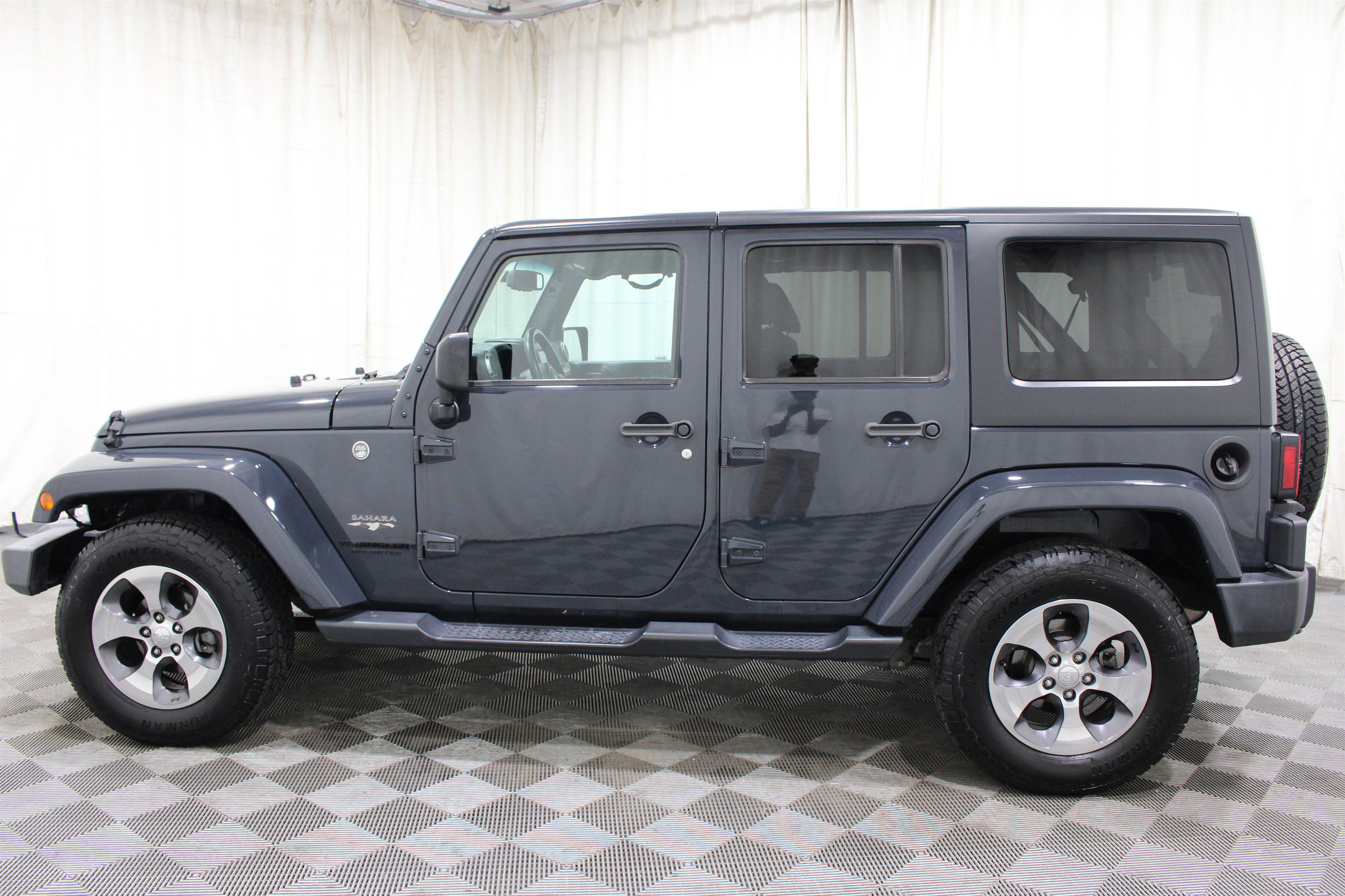 Used 2016 Jeep Wrangler Unlimited Sahara w/ Max Tow Package image 25