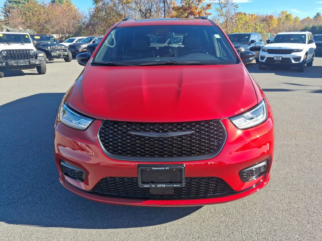 New 2026 Chrysler Pacifica Limited w/ S Appearance Package image 2