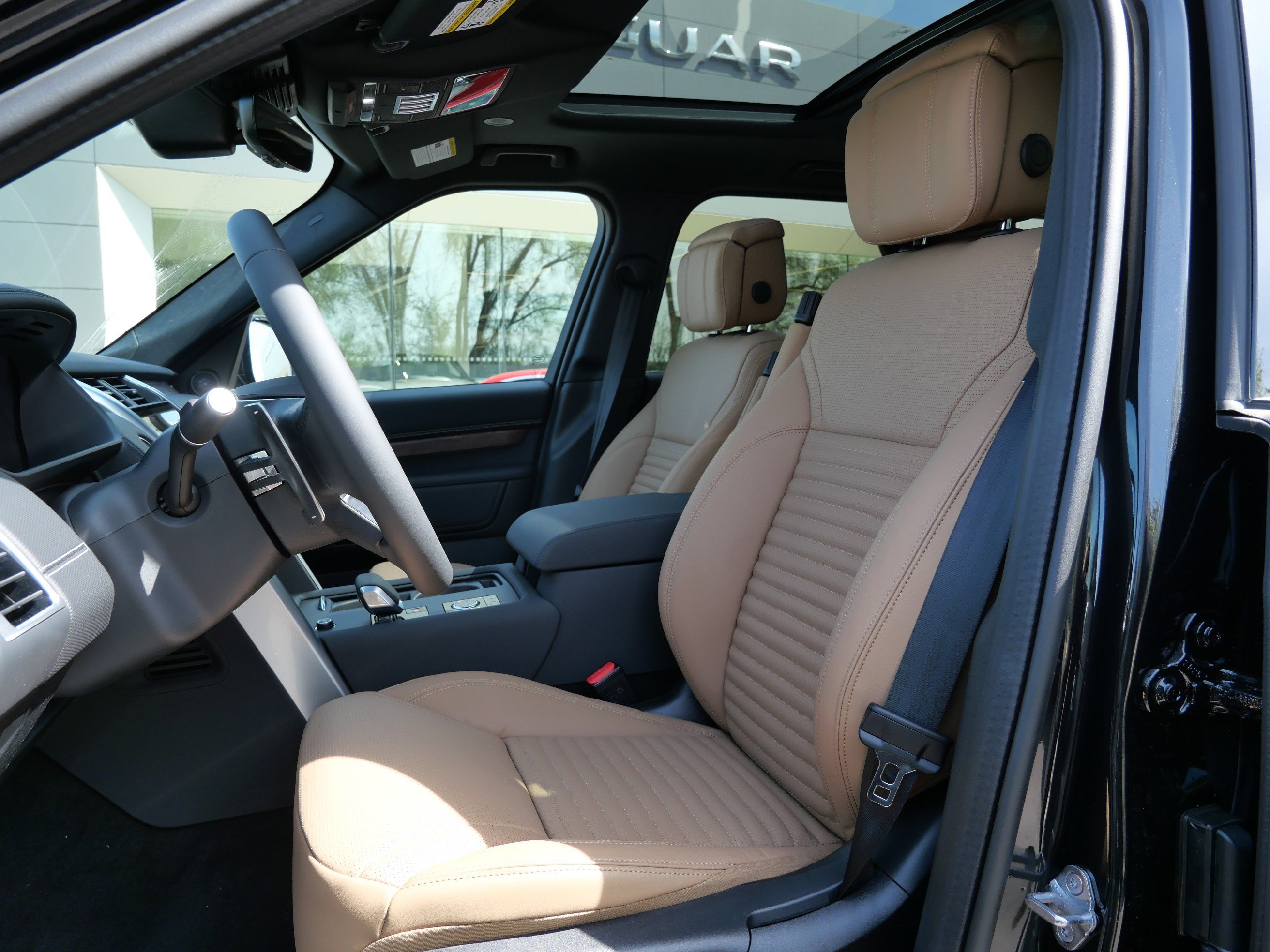 New 2026 Land Rover Discovery Dynamic SE AWD/4WD image 3