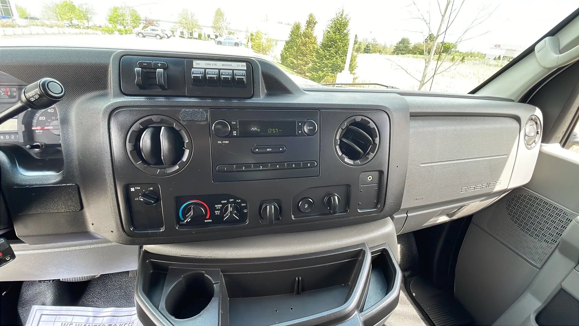 Used 2013 Ford E-350 and Econoline 350 Super Duty w/ Crew Van Pkg RWD image 17
