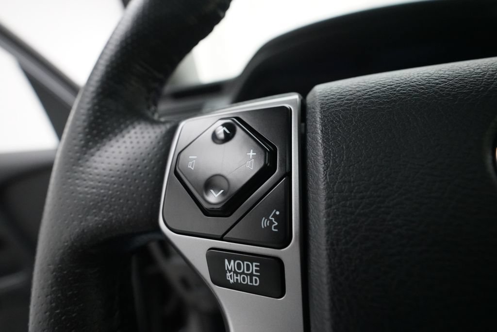 Used 2023 Toyota 4Runner Limited AWD/4WD image 17