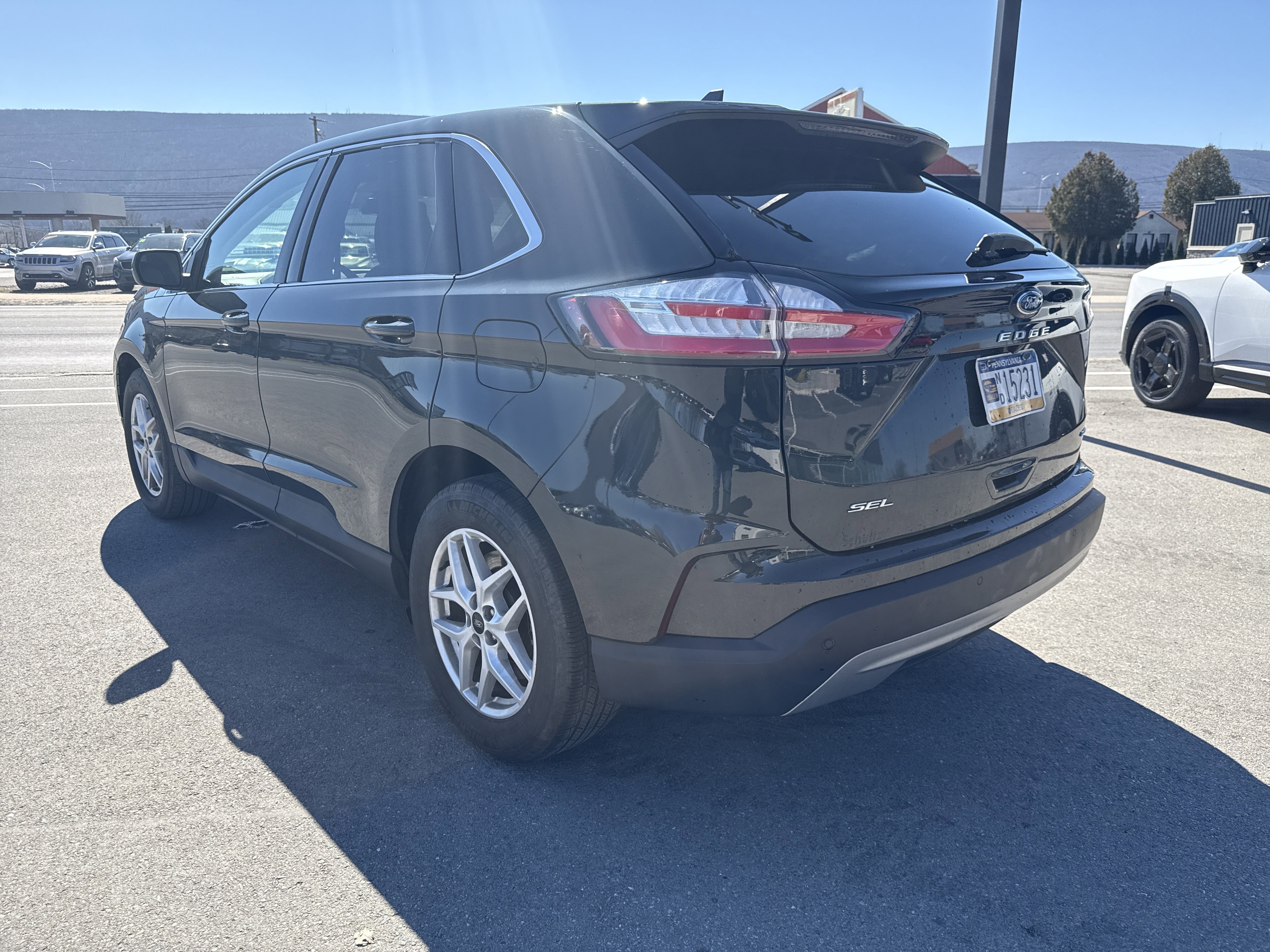 Used 2023 Ford Edge SEL image 6