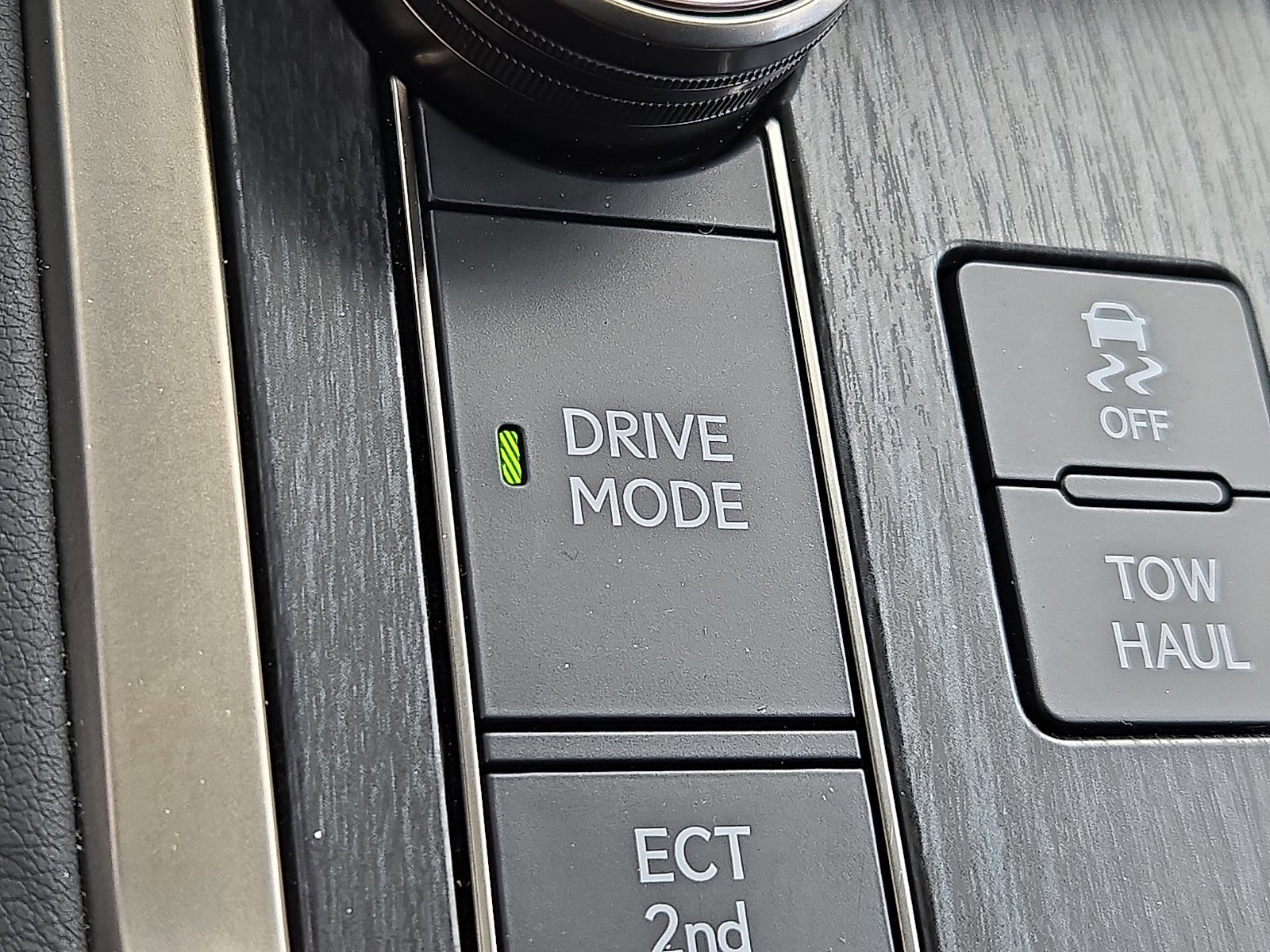 Used 2024 Lexus GX 550 w/ Accessory Package (2T) AWD/4WD image 25