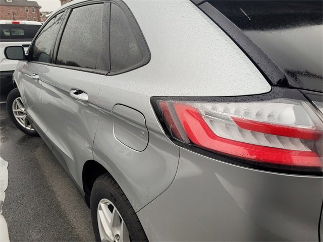 Used 2023 Ford Edge SE image 4
