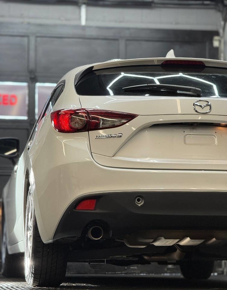 Used 2015 MAZDA MAZDA3 i Touring w/ Technology Package image 11