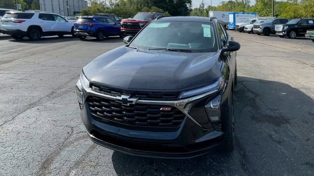 New 2026 Chevrolet Trax RS w/ Sunroof Package FWD image 5