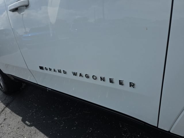 Used 2025 Jeep Grand Wagoneer Series III w/ Rear Seat Video Group 1 AWD/4WD image 54
