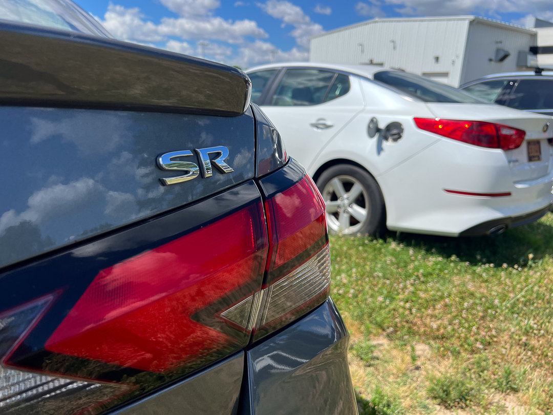 Used 2022 Nissan Versa SR FWD image 4