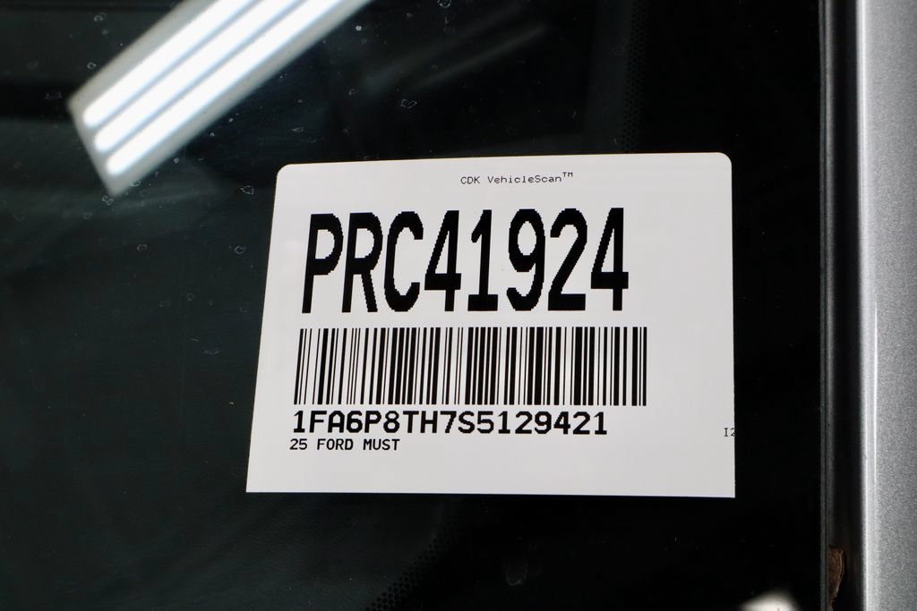 Used 2025 Ford Mustang Premium RWD image 32