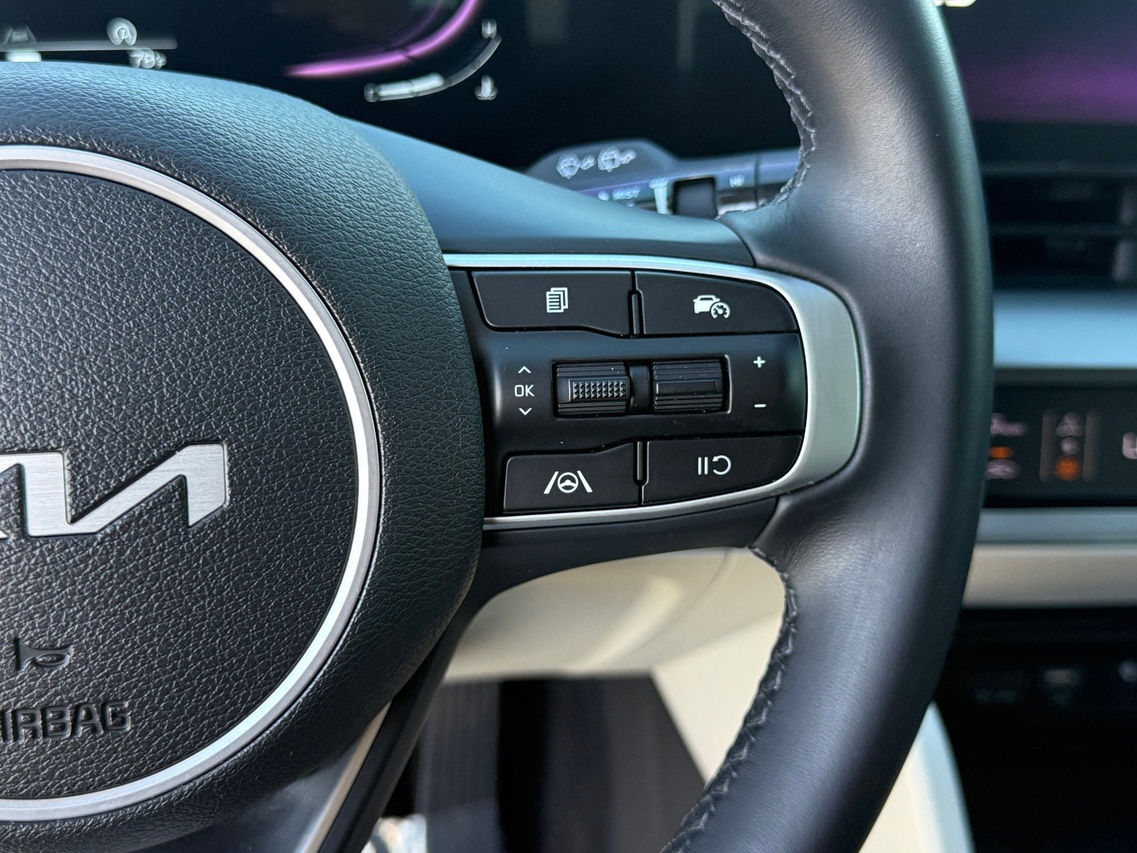 Used 2025 Kia Sportage EX image 15