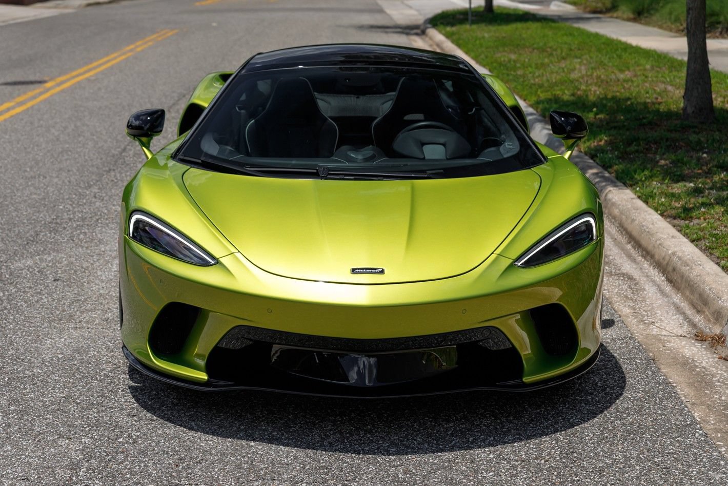 Used 2023 McLaren GT RWD image 3