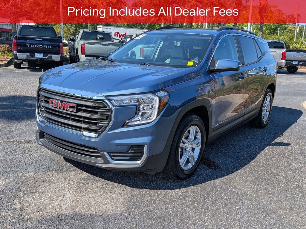 Used 2024 GMC Terrain SLE w/ Driver Convenience Package FWD image 8