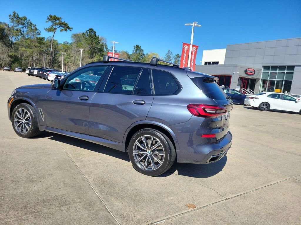 Used 2022 BMW X5 M50i w/ Executive Package image 3