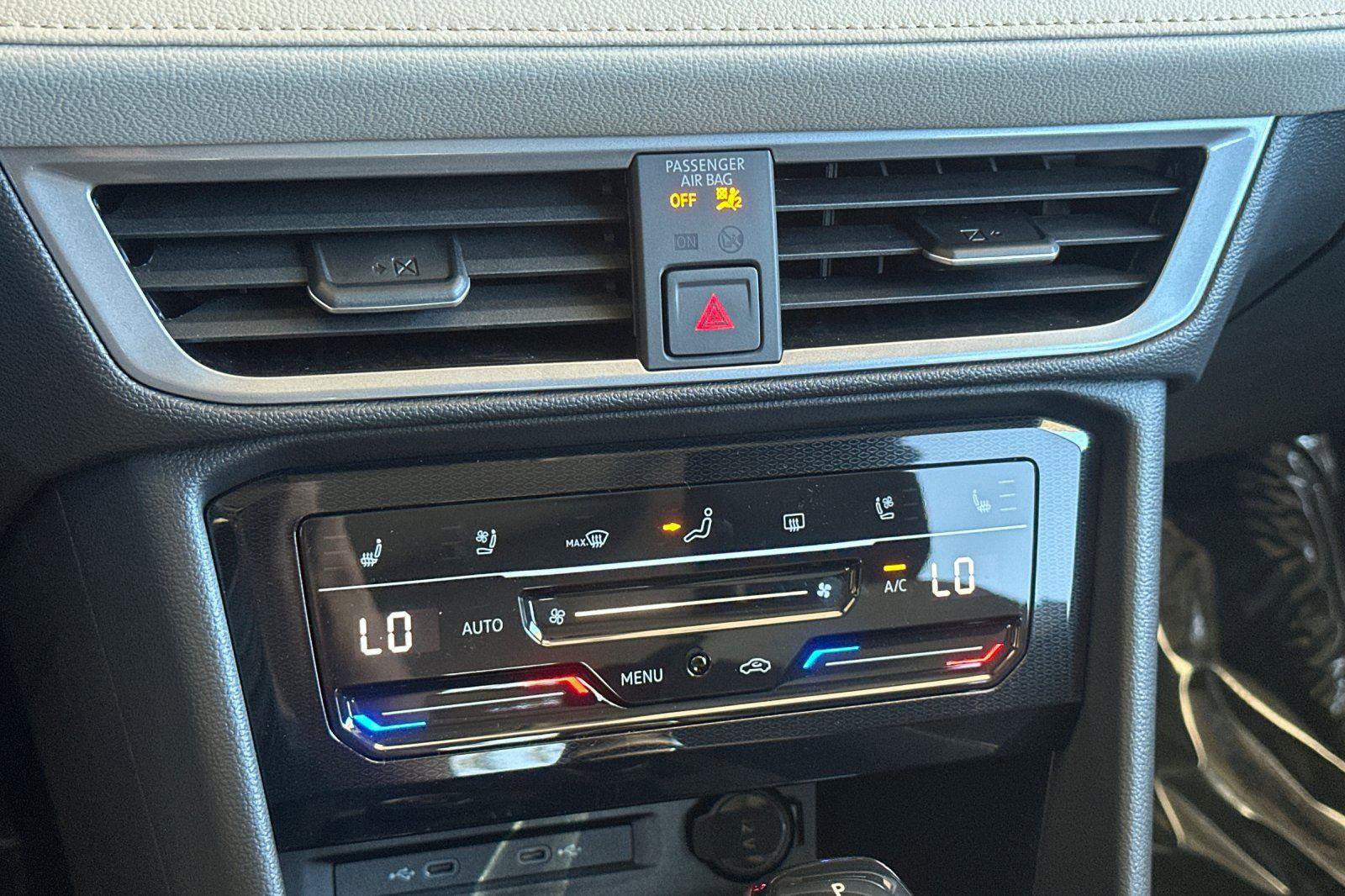 New 2025 Volkswagen Taos SEL image 20
