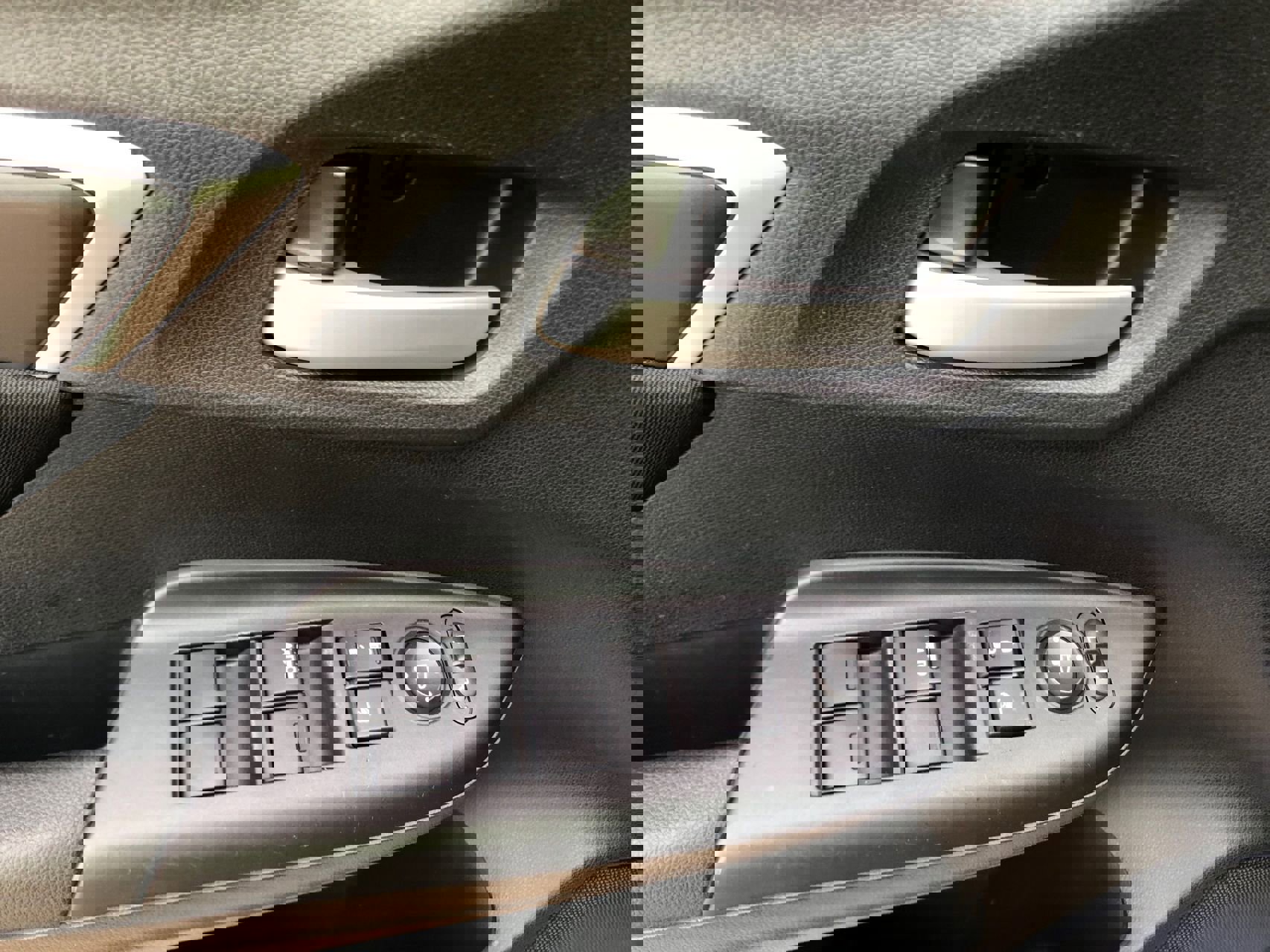 Used 2015 Honda Fit LX image 12