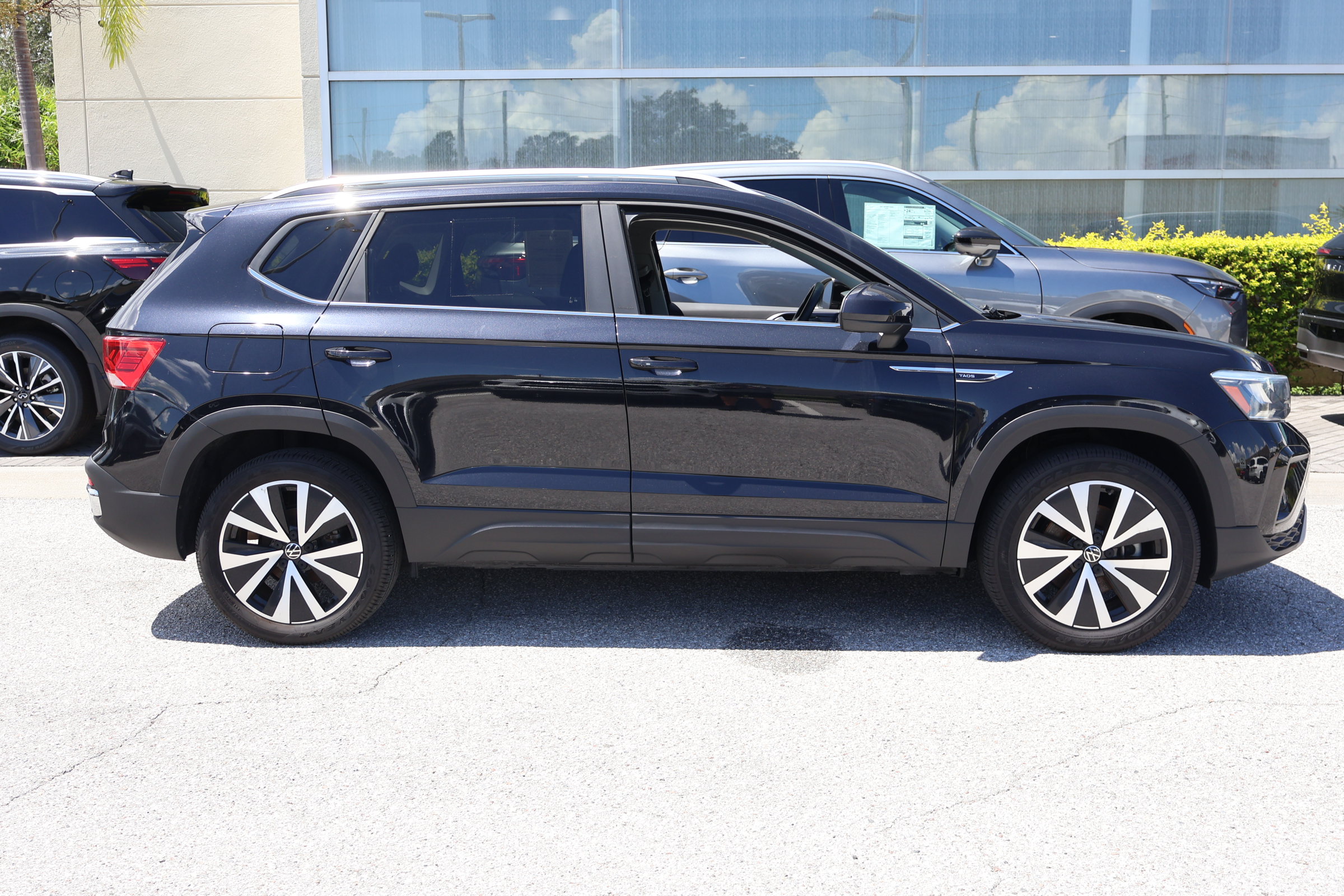Used 2022 Volkswagen Taos SE w/ IQ.Drive SE Package AWD/4WD image 10