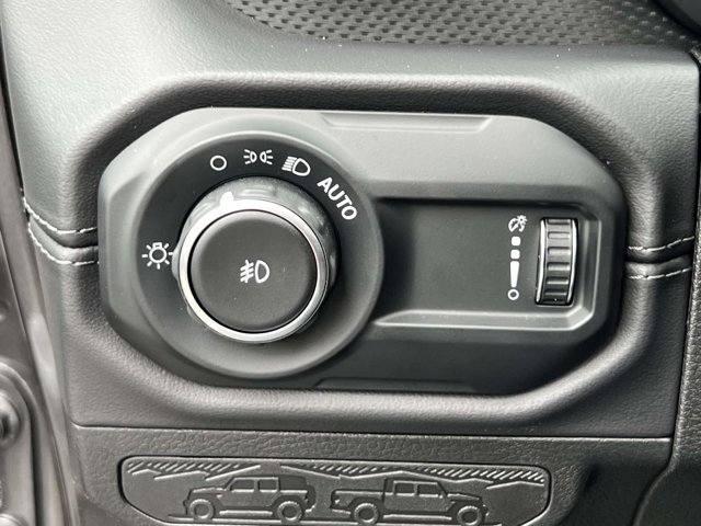 Used 2025 Jeep Wrangler Rubicon w/ Steel Bumper Group image 21