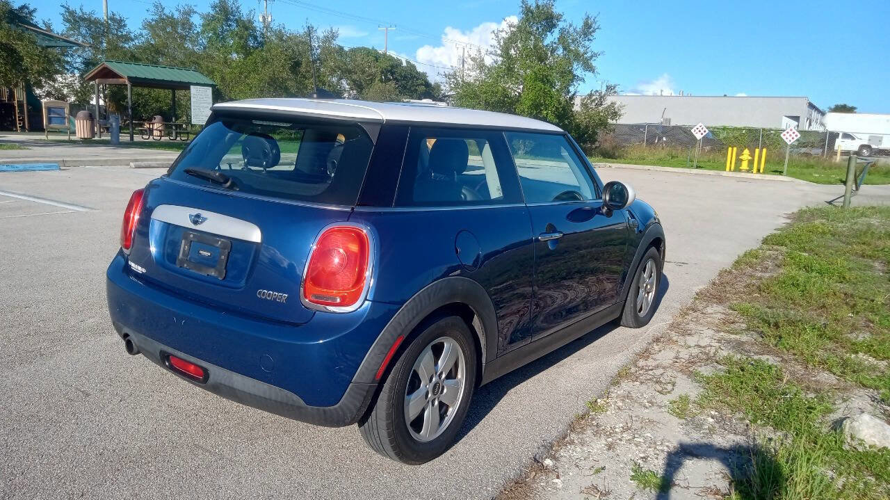 Used 2015 MINI Cooper 2-Door Hardtop image 6