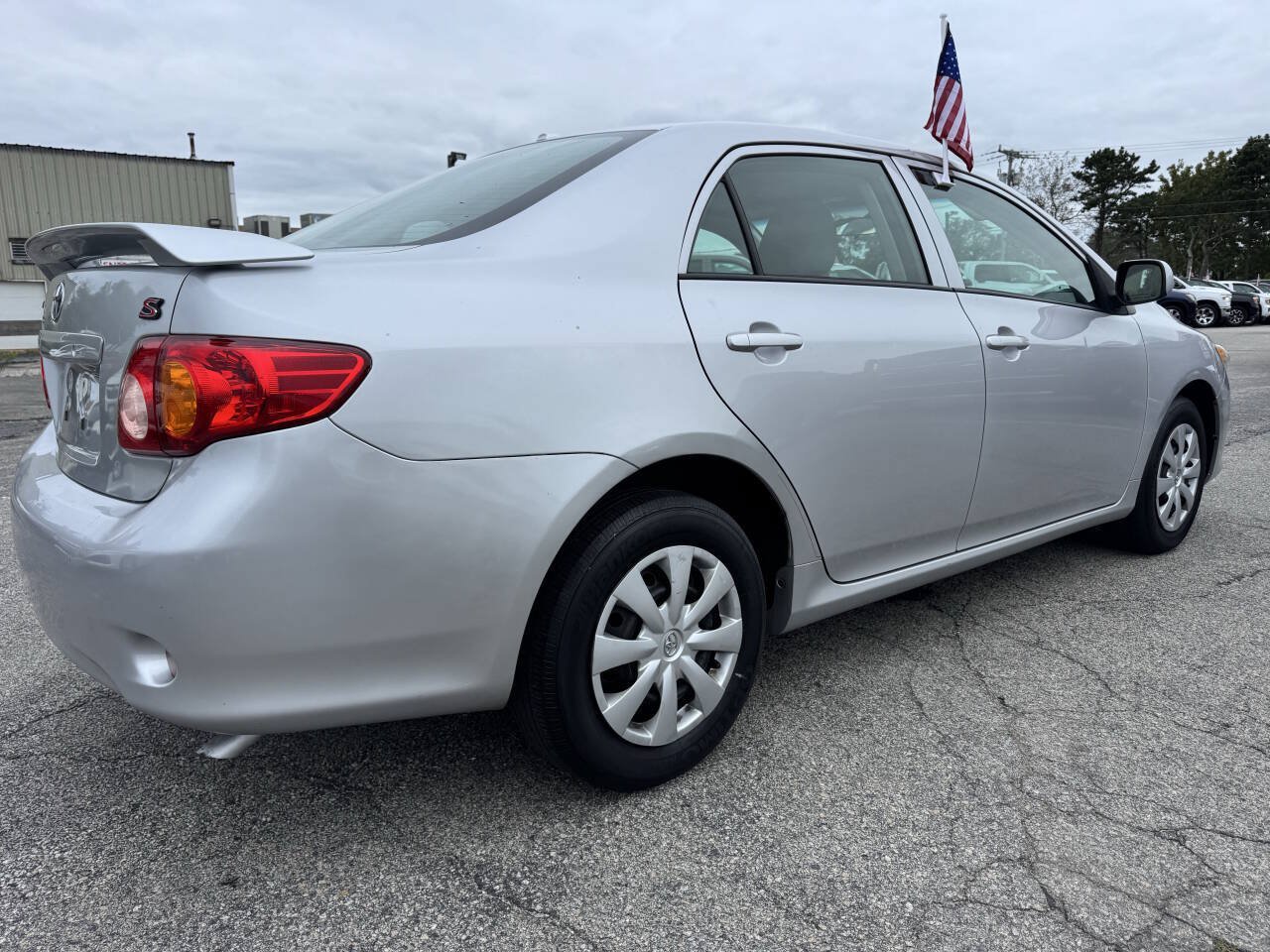 Used 2010 Toyota Corolla LE FWD image 9