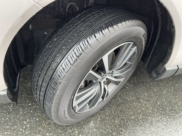 Certified 2023 Toyota Venza LE image 2