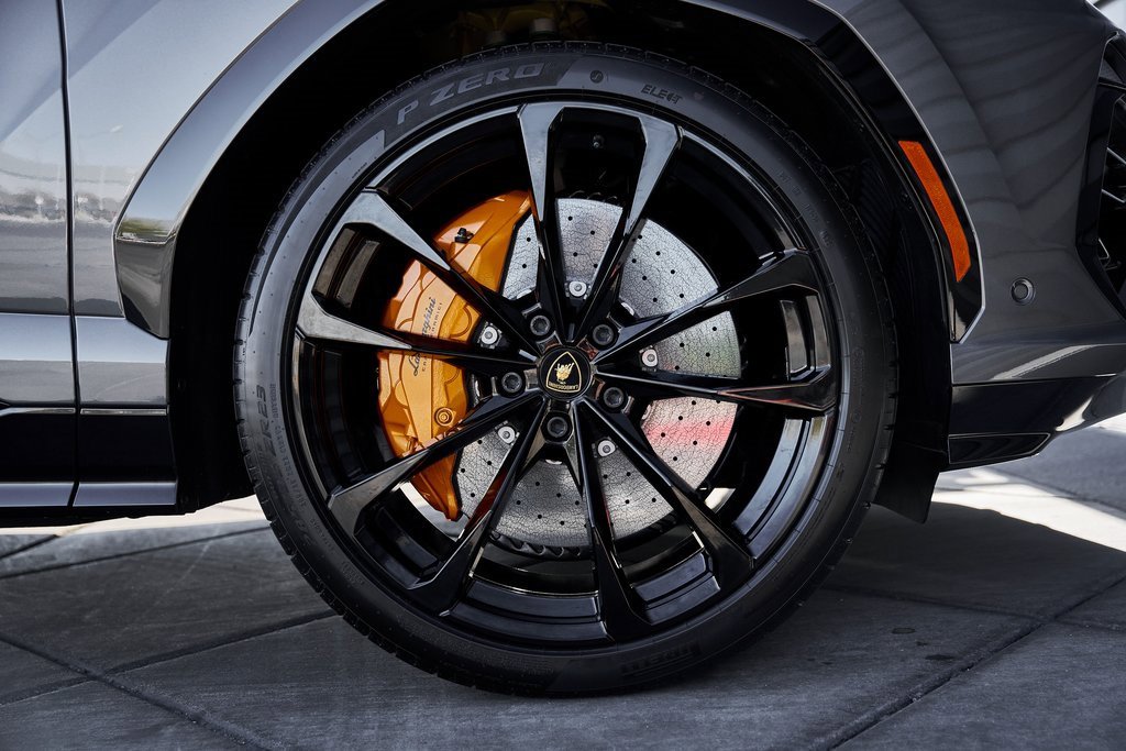 Used 2025 Lamborghini Urus SE image 25