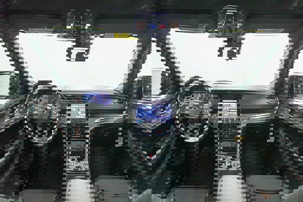 New 2025 Jeep Grand Cherokee L Limited w/ Luxury Tech Group II image 6