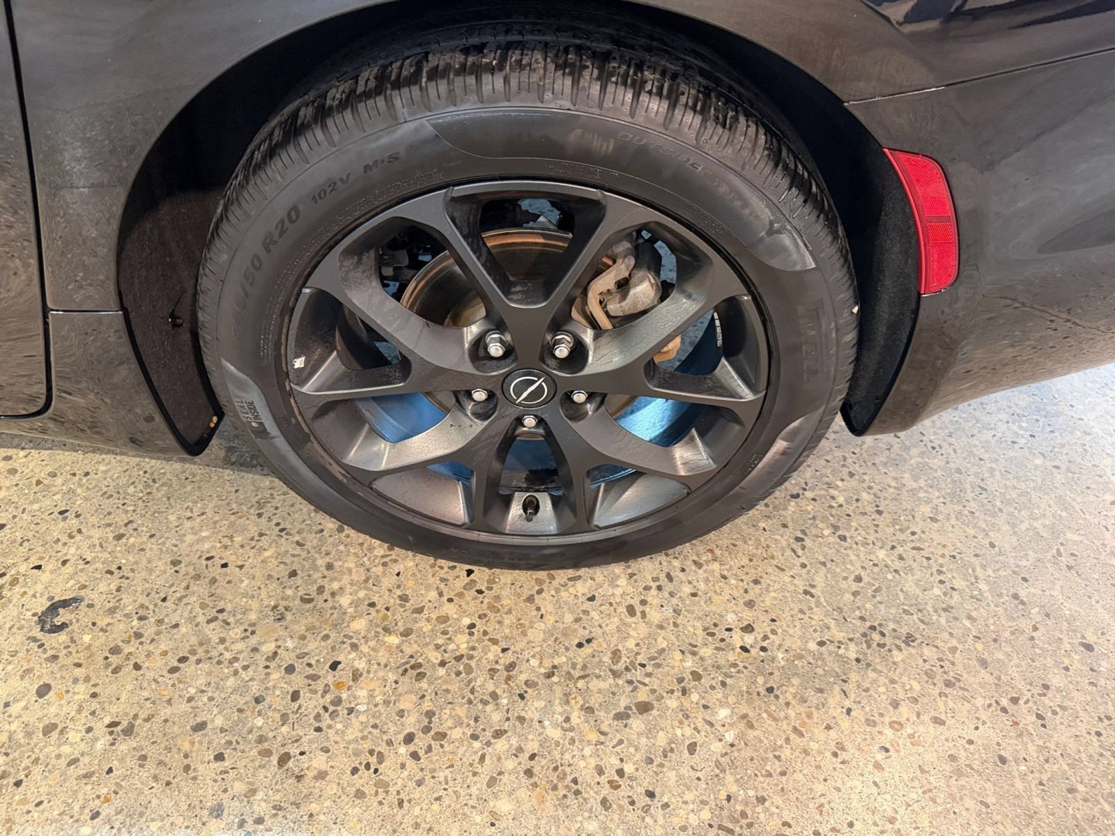 Used 2025 Chrysler Pacifica Limited FWD image 29