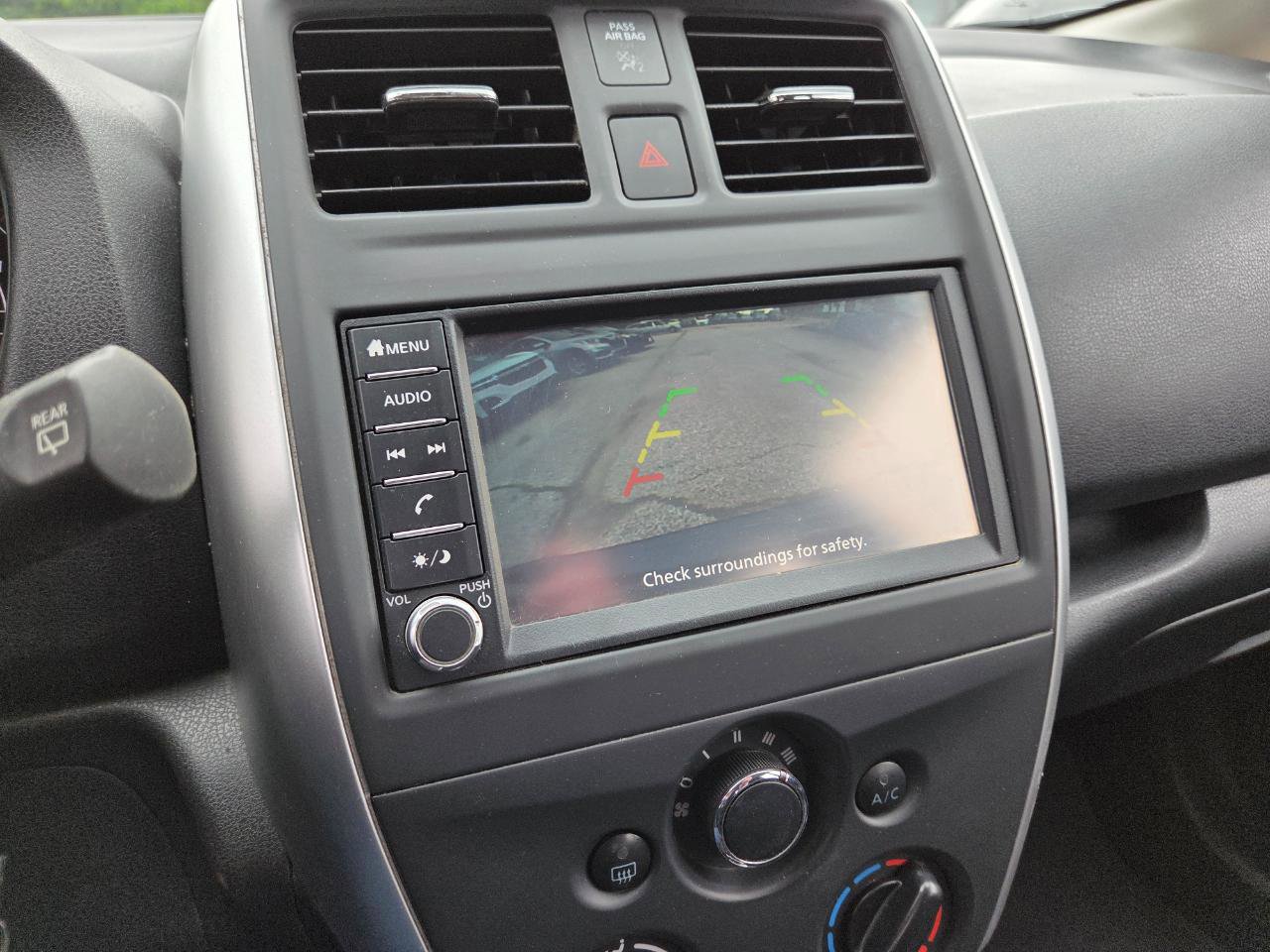 Used 2018 Nissan Versa Note SV FWD image 19