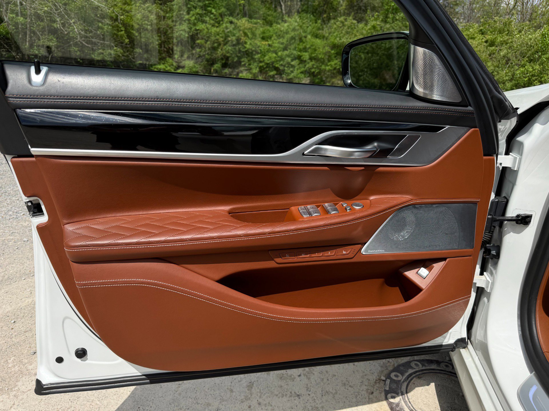 Used 2020 BMW ALPINA B7 xDrive w/ Luxury Rear Seating Package image 86