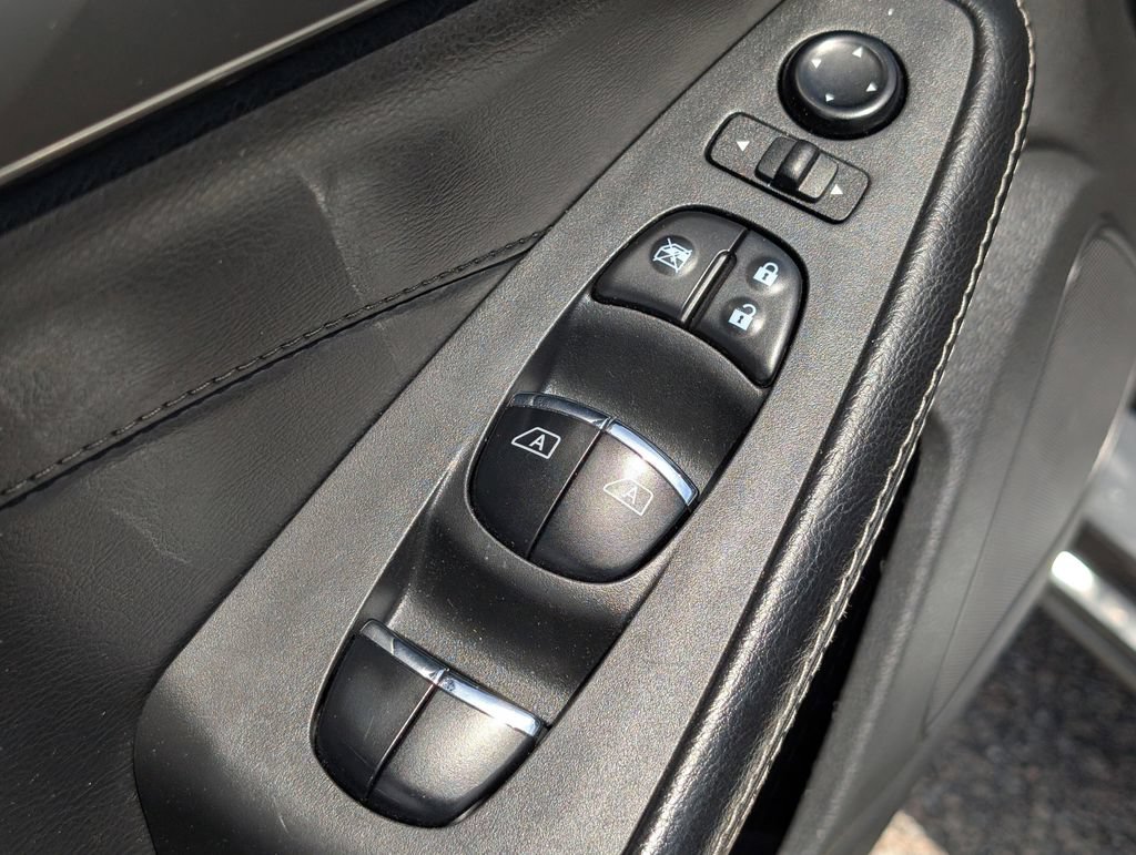 Used 2022 Nissan Maxima SV w/ Floor Mat Group FWD image 15