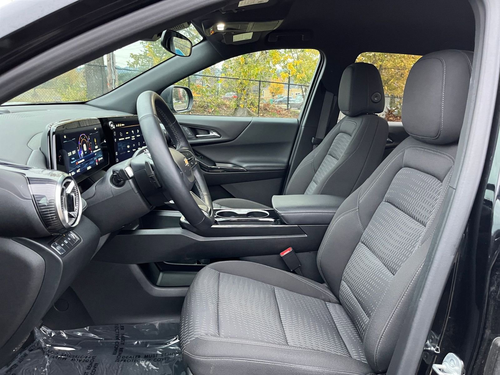 Used 2025 Chevrolet Equinox LT image 36