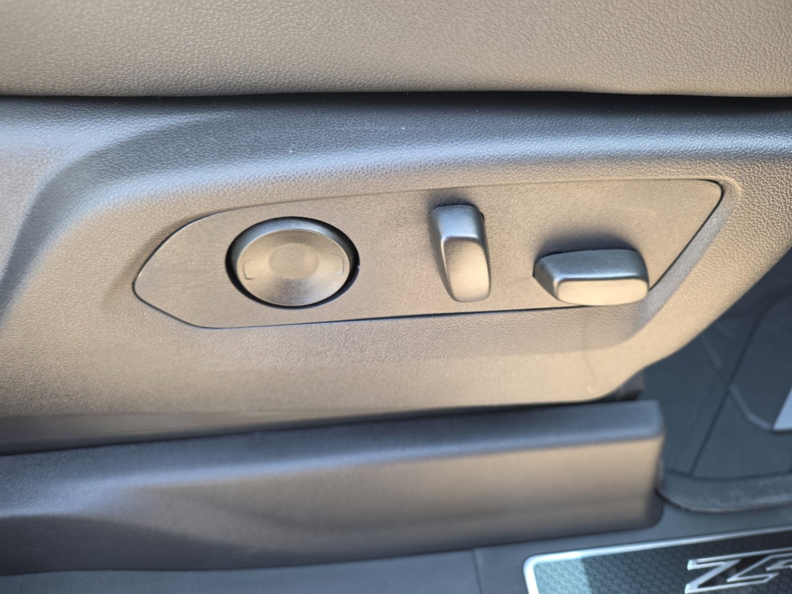 New 2026 Chevrolet Silverado 1500 ZR2 image 30