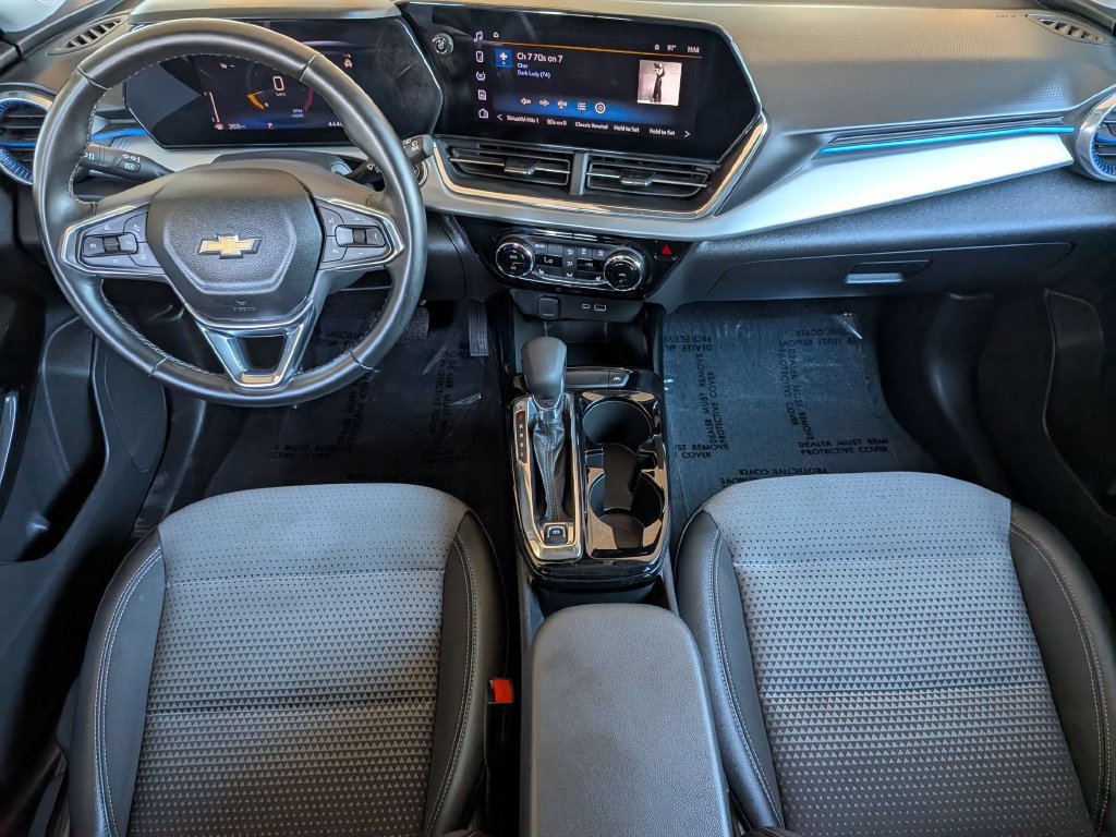 Used 2025 Chevrolet Trax LT w/ LT Convenience Package FWD image 24