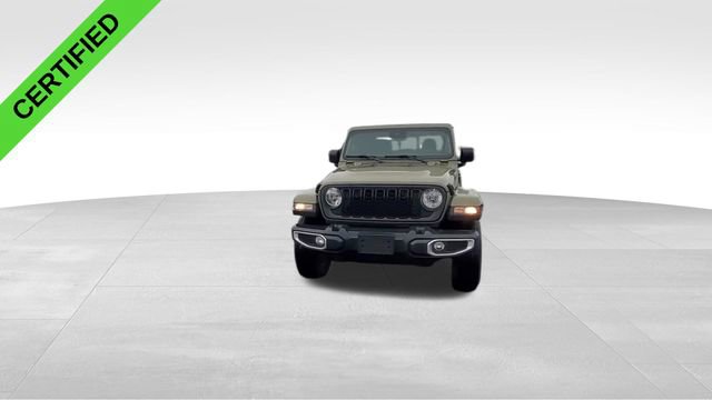 Used 2025 Jeep Gladiator Sport w/ Premium Package image 4