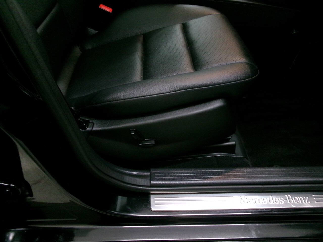 Used 2015 Mercedes-Benz GLK 350 4MATIC image 28