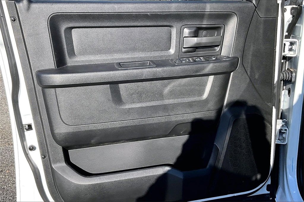 Used 2024 RAM 5500 Tradesman w/ Chrome Appearance Group image 17