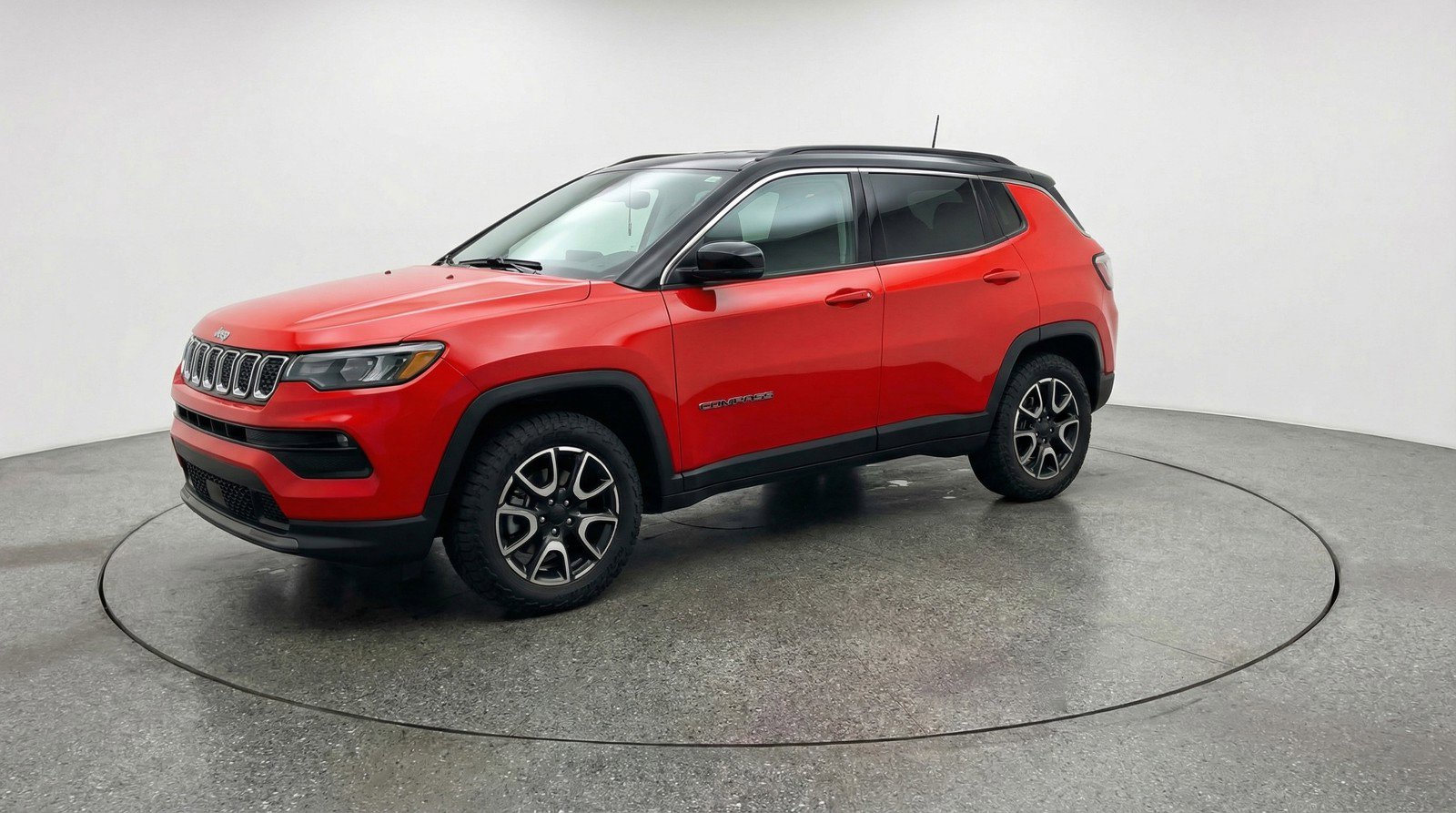 Used 2025 Jeep Compass Trailhawk AWD/4WD image 3