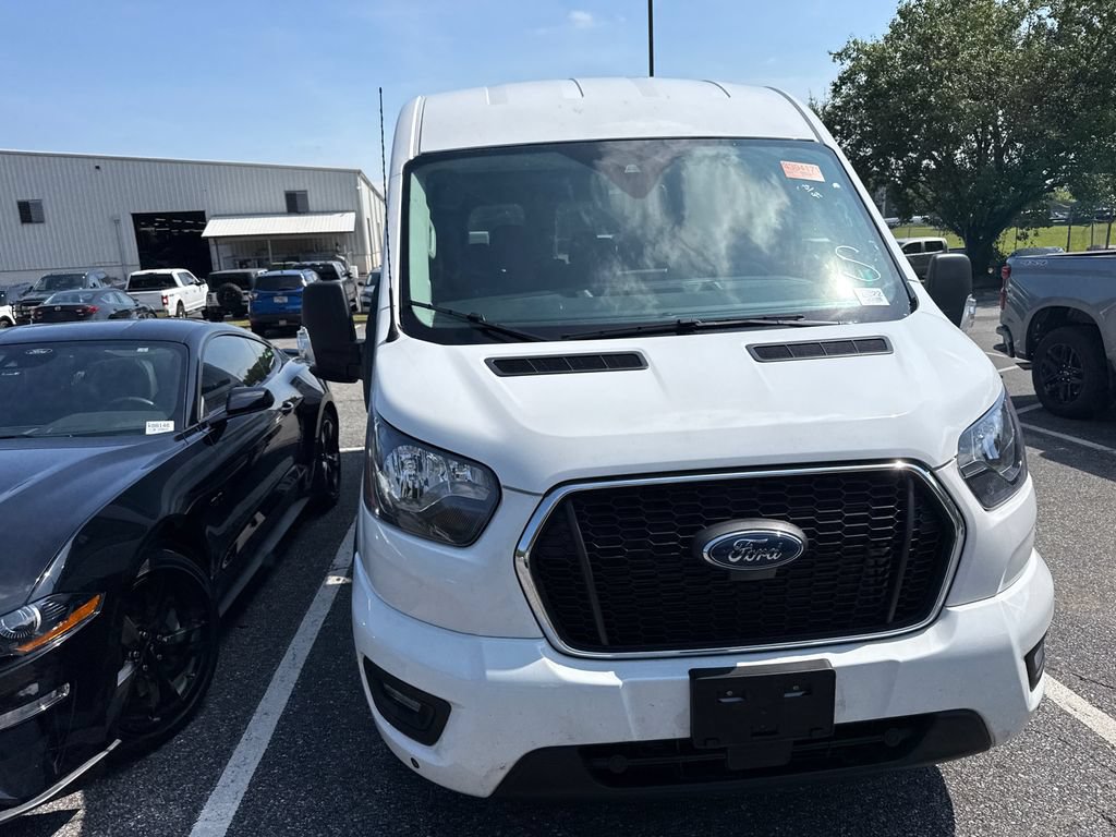Used 2025 Ford Transit 350 XLT RWD image 3