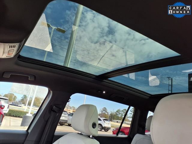 Used 2021 Volkswagen Tiguan SE R-Line image 12